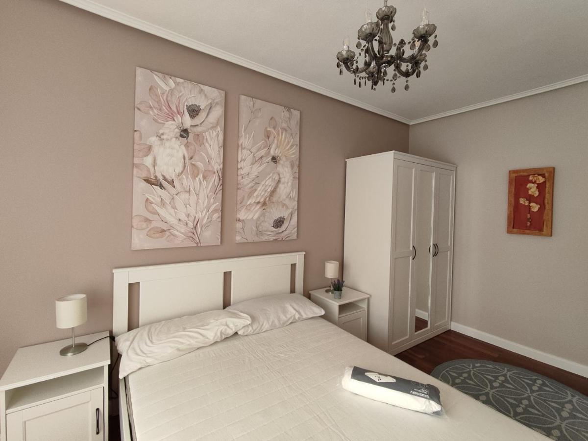 Acogedor Apartamento Junto A La Plaza Villasana de Mena Kültér fotó